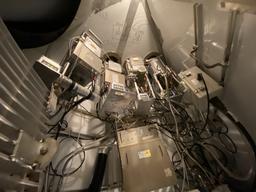 Receiver equipment in the core of the dish.